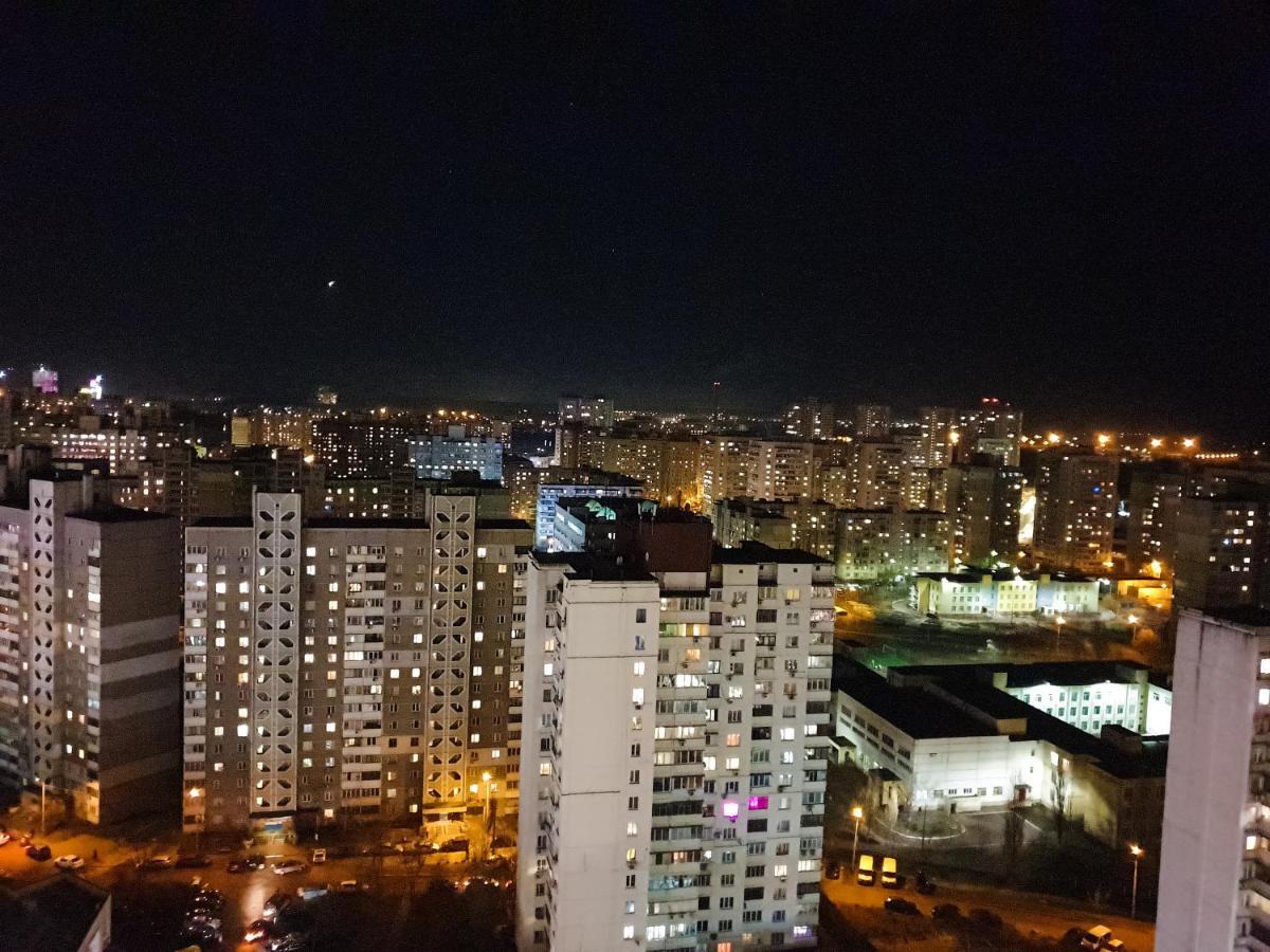 Шикарные Апартаменты 3 Минуты Пешком От М Позняки Κίεβο Εξωτερικό φωτογραφία